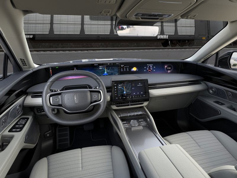 Lincoln Nautilus Vehicle Full-screen Gallery Image 09