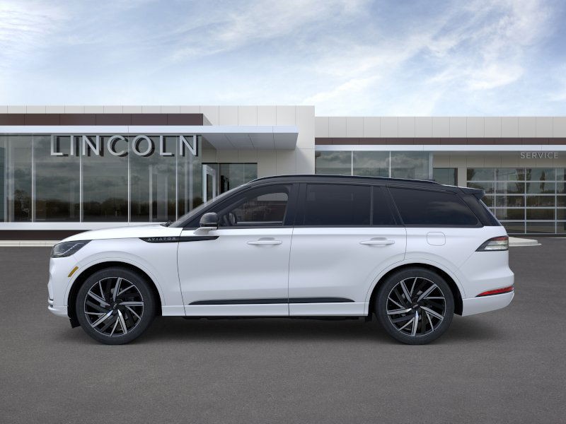 Lincoln Aviator Vehicle Full-screen Gallery Image 03