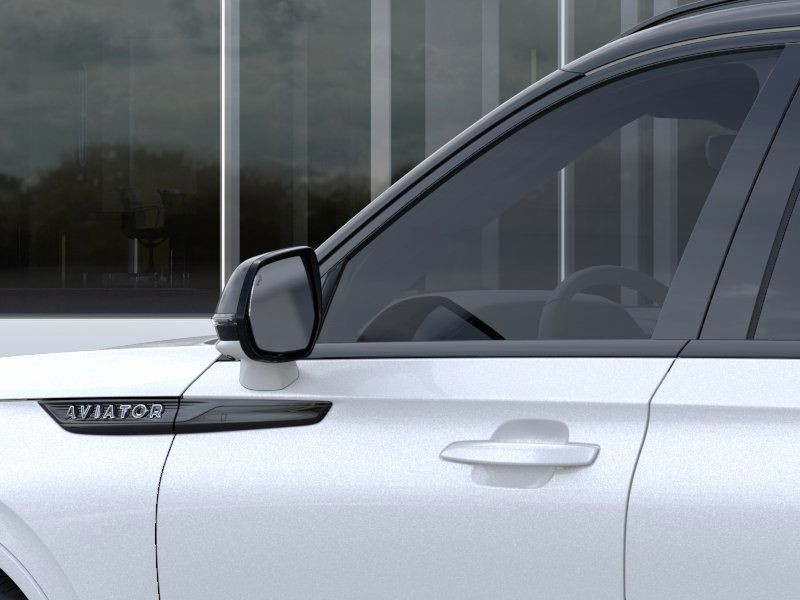 Lincoln Aviator Vehicle Full-screen Gallery Image 20