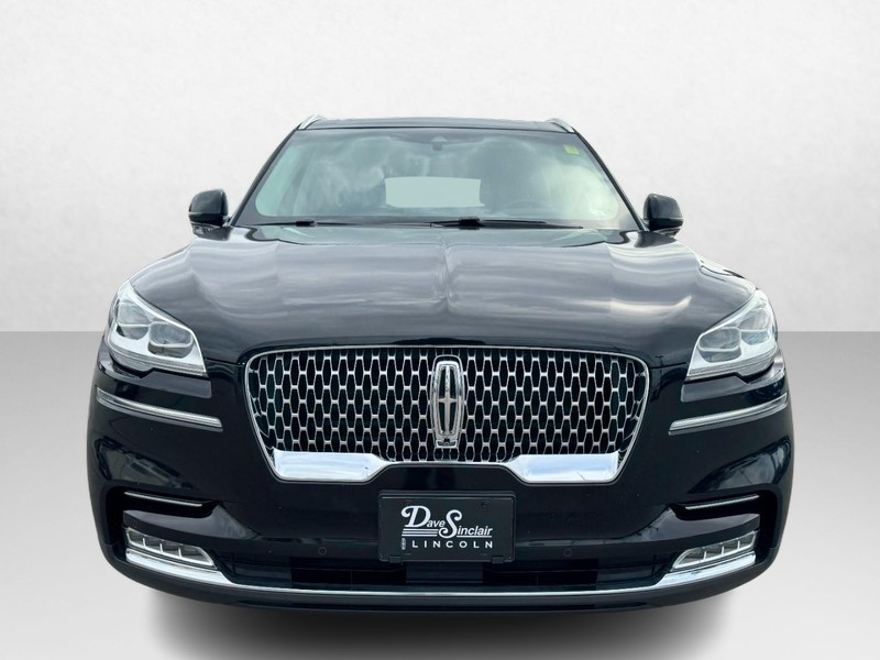 Lincoln Aviator Vehicle Full-screen Gallery Image 02