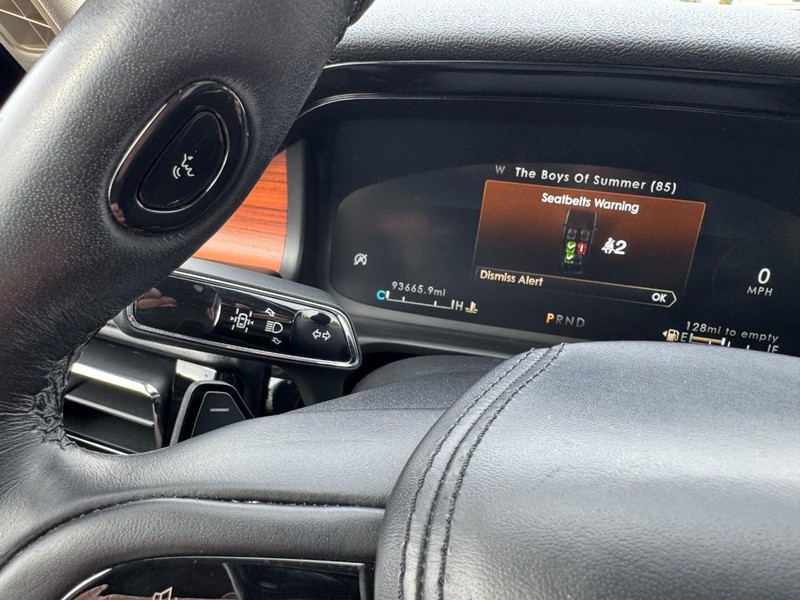 Lincoln Aviator Vehicle Full-screen Gallery Image 20