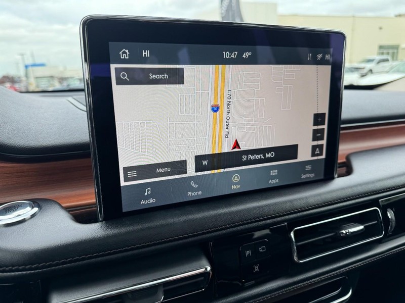 Lincoln Aviator Vehicle Full-screen Gallery Image 23