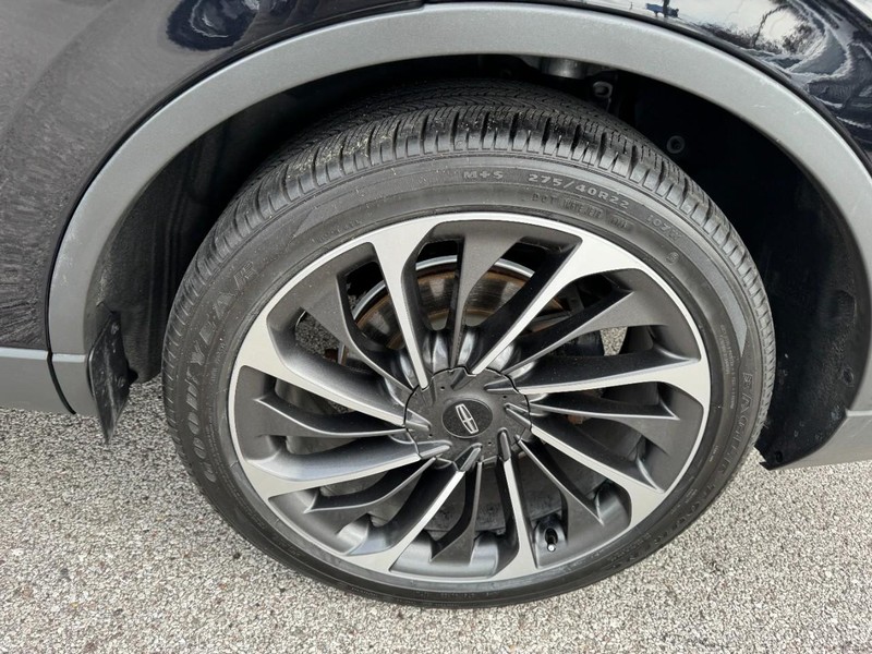 Lincoln Aviator Vehicle Full-screen Gallery Image 27