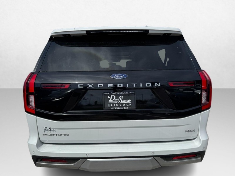 Ford Expedition Max Vehicle Full-screen Gallery Image 06