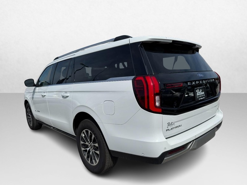 Ford Expedition Max Vehicle Full-screen Gallery Image 07