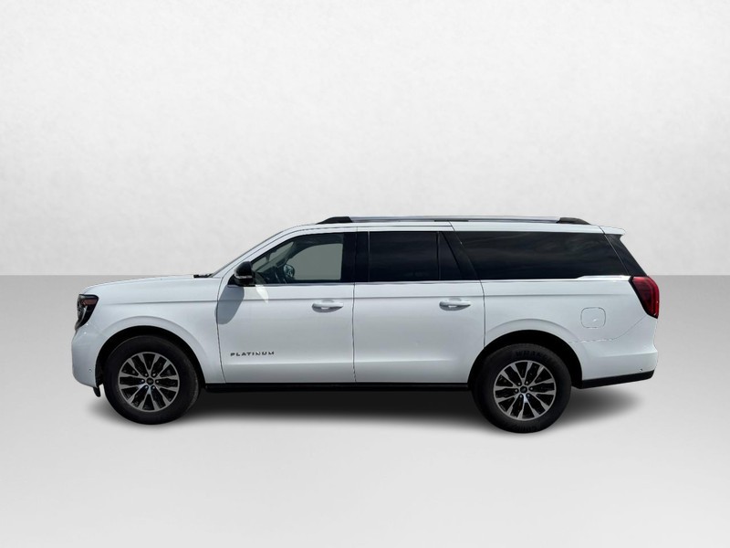 Ford Expedition Max Vehicle Full-screen Gallery Image 08