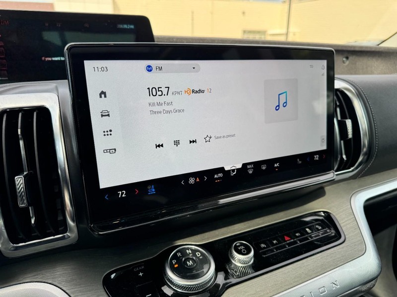 Ford Expedition Max Vehicle Full-screen Gallery Image 16