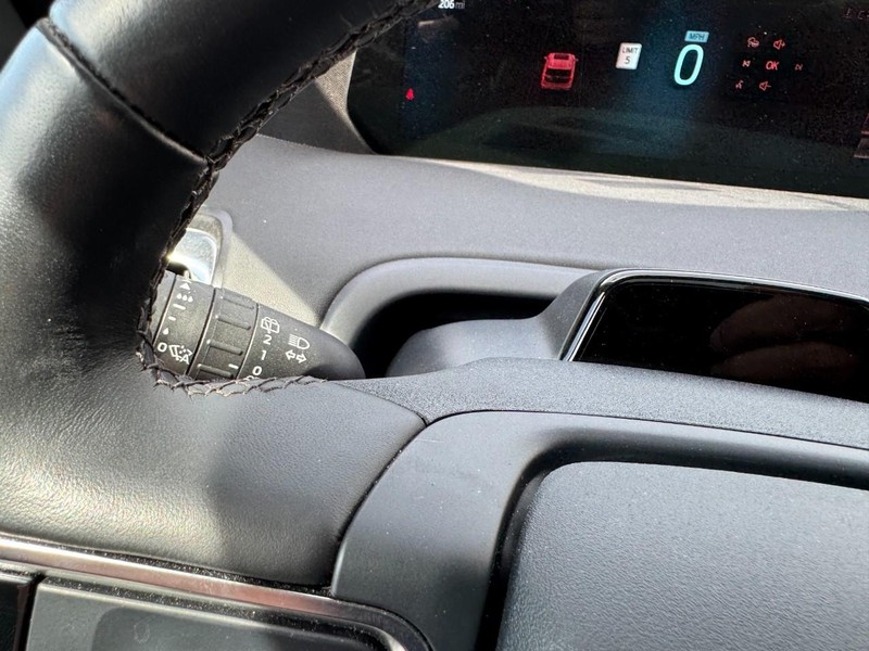 Ford Expedition Max Vehicle Full-screen Gallery Image 20