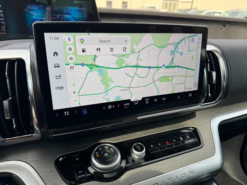 Ford Expedition Max Vehicle Full-screen Gallery Image 23