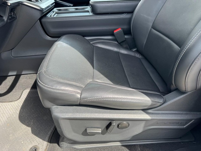 Ford Expedition Max Vehicle Full-screen Gallery Image 26