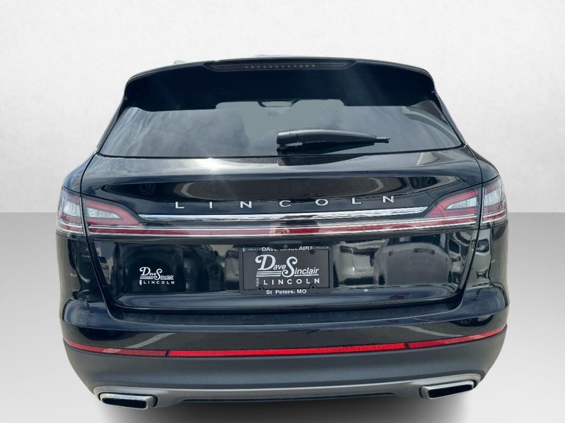 Lincoln Nautilus Vehicle Full-screen Gallery Image 06