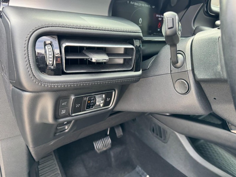 Lincoln Nautilus Vehicle Full-screen Gallery Image 14