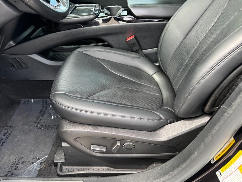 Lincoln Nautilus Vehicle Full-screen Gallery Image 26