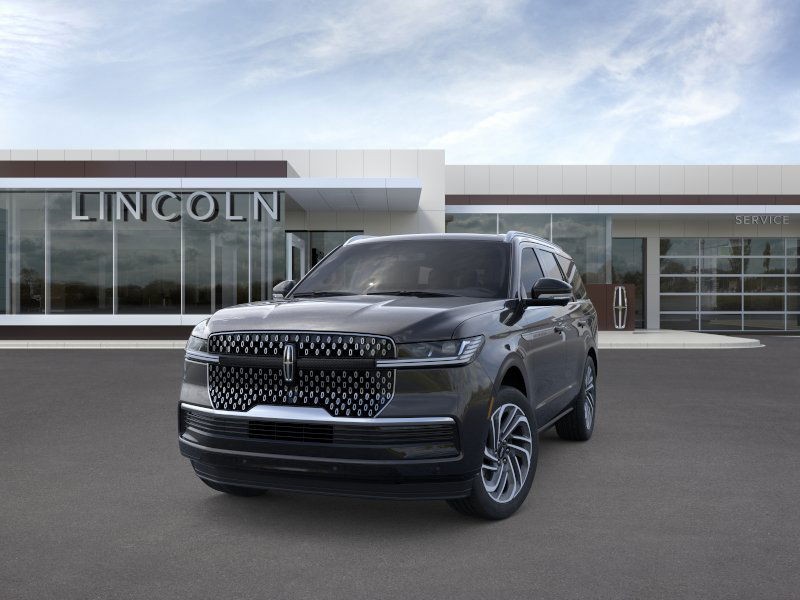 Lincoln Navigator Vehicle Full-screen Gallery Image 02