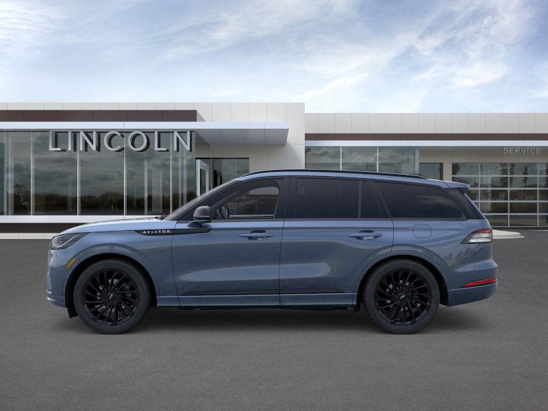 Lincoln Aviator Vehicle Full-screen Gallery Image 03