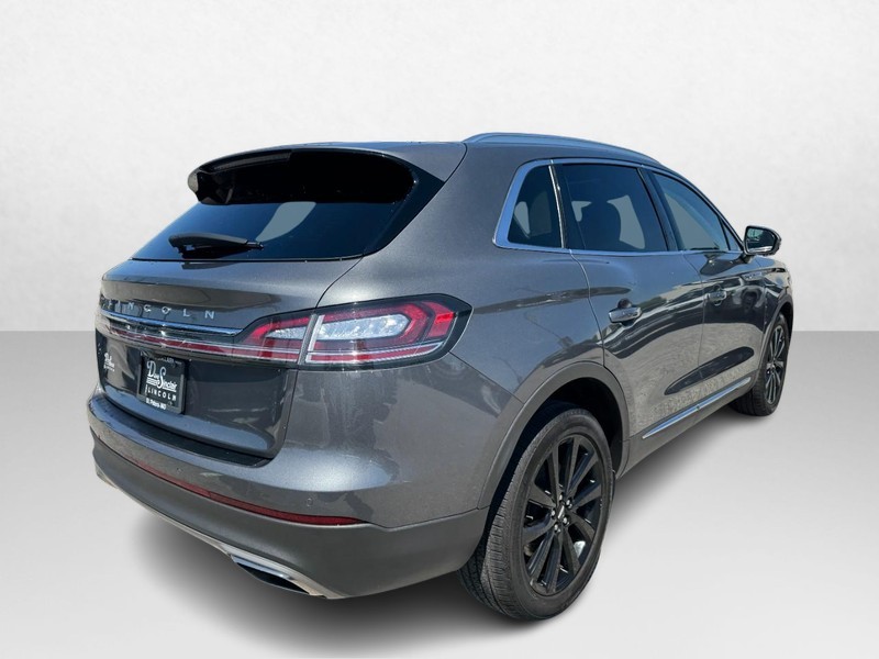 Lincoln Nautilus Vehicle Full-screen Gallery Image 05
