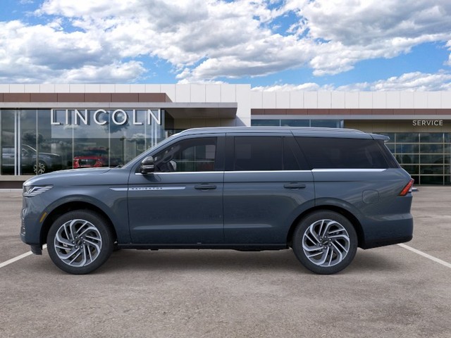 2026 Lincoln Navigator Reserve thumbnail image 03