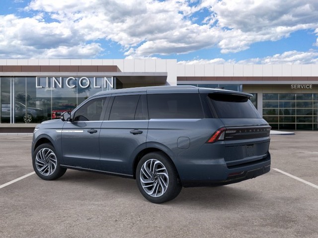 2026 Lincoln Navigator Reserve thumbnail image 04
