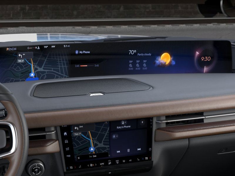 Lincoln Navigator Vehicle Full-screen Gallery Image 14