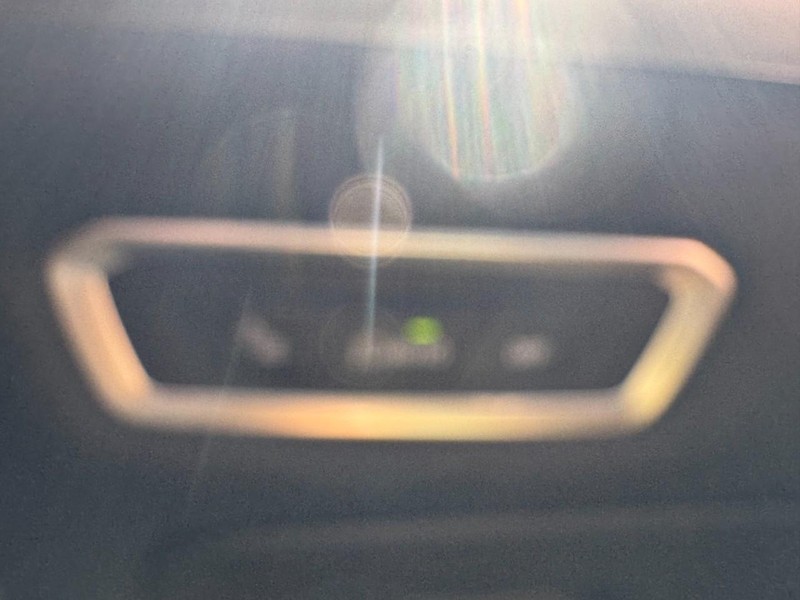 BMW X7 Vehicle Full-screen Gallery Image 22