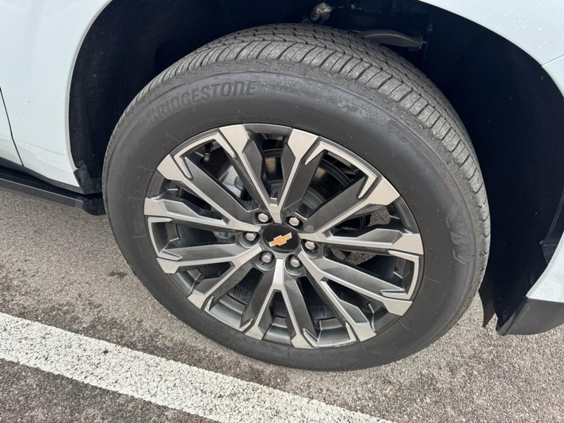 Chevrolet Tahoe Vehicle Full-screen Gallery Image 04