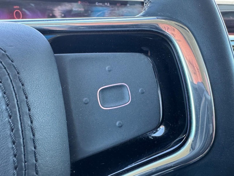 Lincoln Nautilus Vehicle Full-screen Gallery Image 19