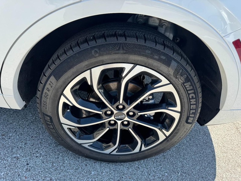 Lincoln Nautilus Vehicle Full-screen Gallery Image 26