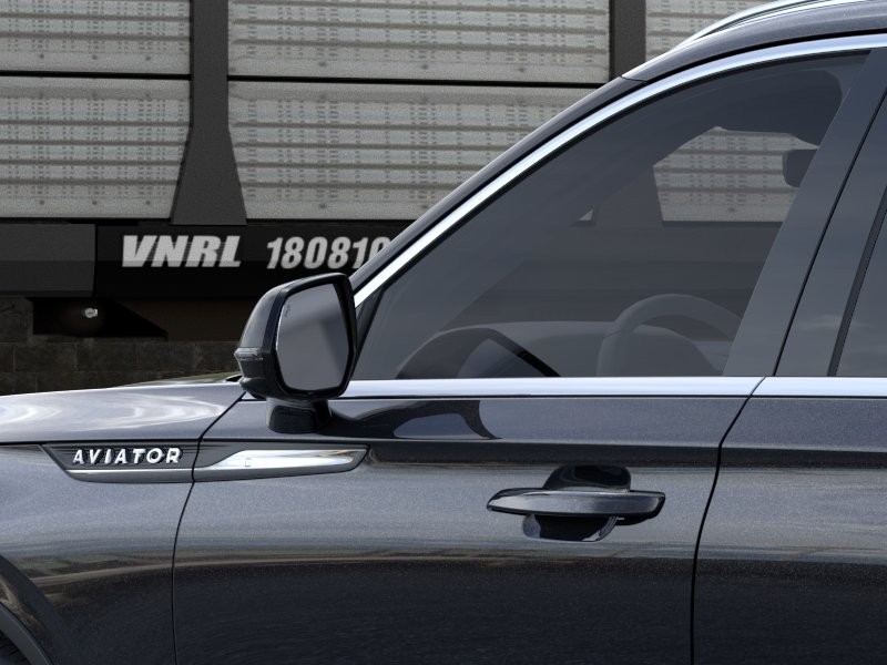 Lincoln Aviator Vehicle Full-screen Gallery Image 20