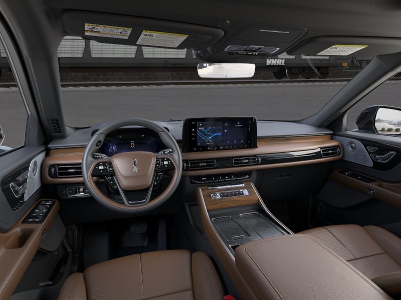 Lincoln Aviator Vehicle Full-screen Gallery Image 09