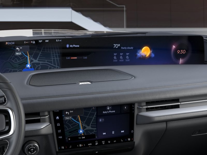 Lincoln Navigator L Vehicle Full-screen Gallery Image 14