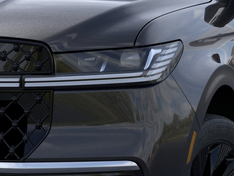 Lincoln Navigator L Vehicle Full-screen Gallery Image 18