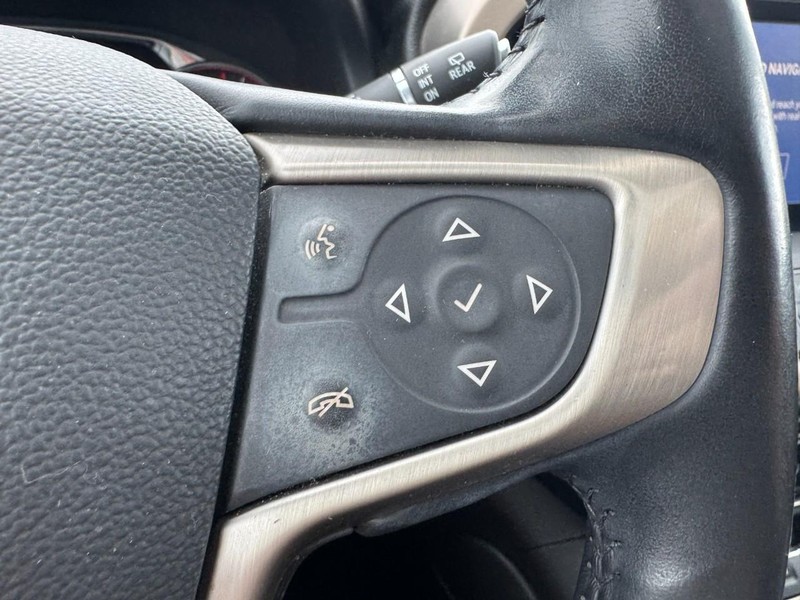 GMC Acadia Vehicle Full-screen Gallery Image 19