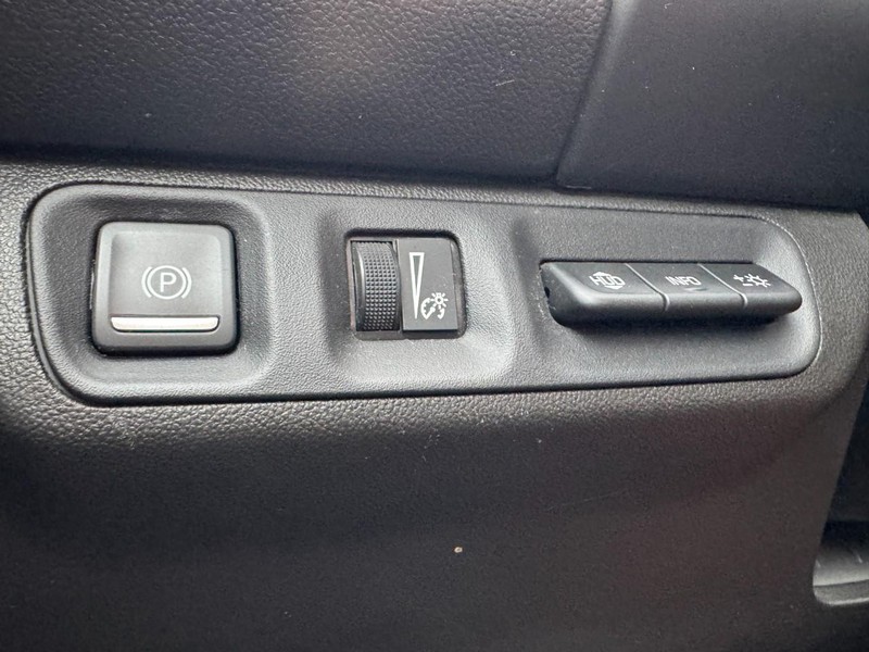 GMC Acadia Vehicle Full-screen Gallery Image 22