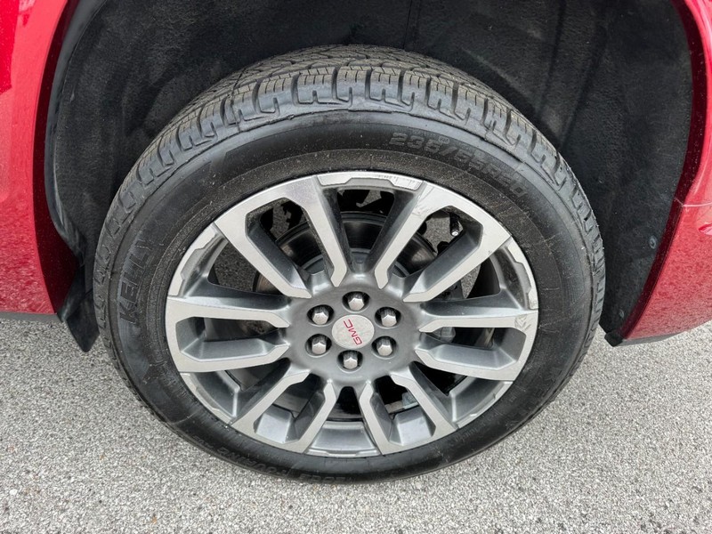 GMC Acadia Vehicle Full-screen Gallery Image 27