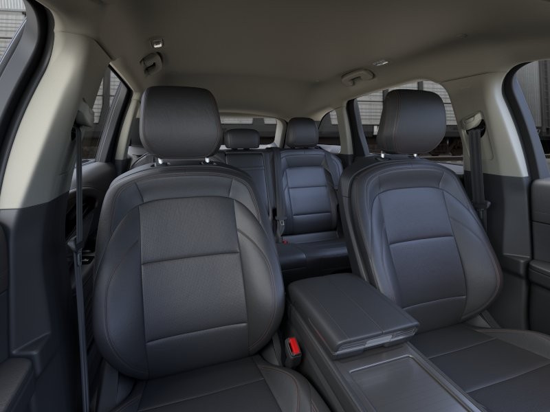 Lincoln Nautilus Vehicle Full-screen Gallery Image 10