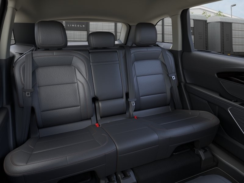 Lincoln Nautilus Vehicle Full-screen Gallery Image 11