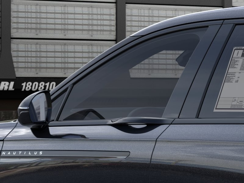 Lincoln Nautilus Vehicle Full-screen Gallery Image 20