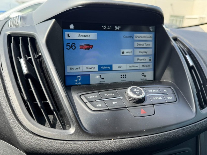 Ford Escape Vehicle Full-screen Gallery Image 16