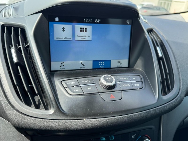 Ford Escape Vehicle Full-screen Gallery Image 23