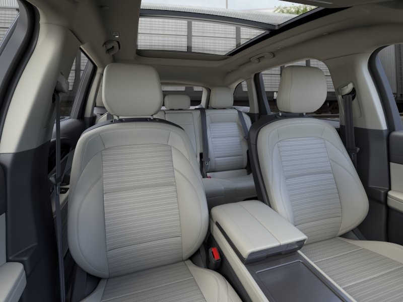 Lincoln Nautilus Vehicle Full-screen Gallery Image 10