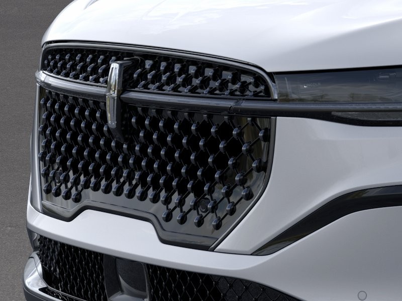 Lincoln Nautilus Vehicle Full-screen Gallery Image 17