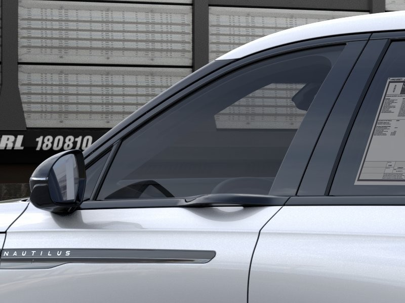 Lincoln Nautilus Vehicle Full-screen Gallery Image 20