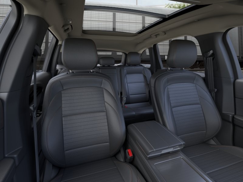 Lincoln Nautilus Vehicle Full-screen Gallery Image 10