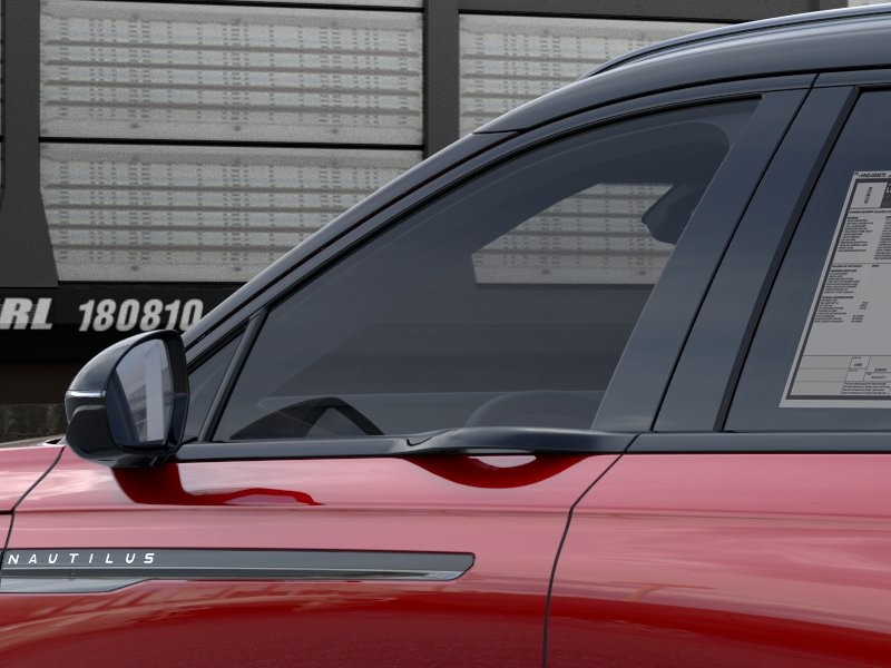 Lincoln Nautilus Vehicle Full-screen Gallery Image 20