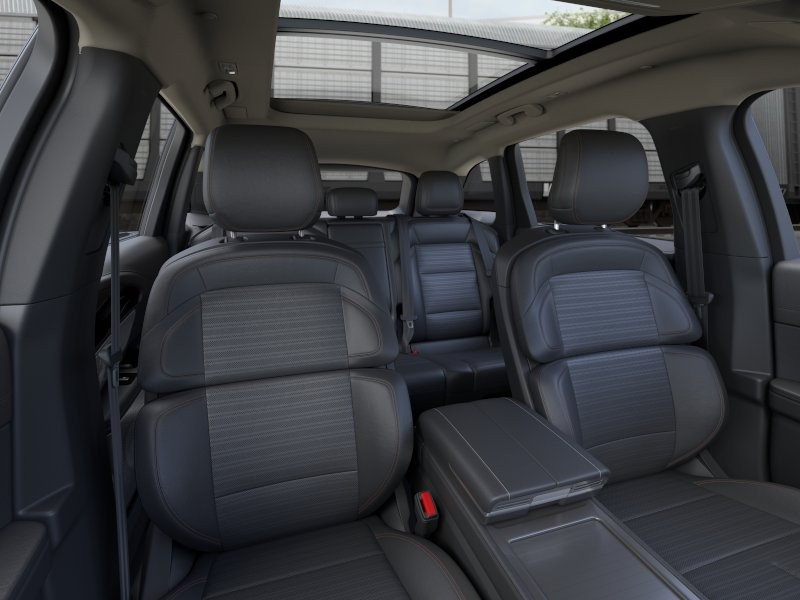 Lincoln Nautilus Vehicle Full-screen Gallery Image 10