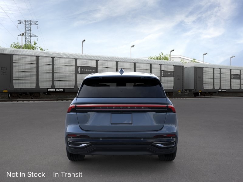 Lincoln Nautilus Vehicle Full-screen Gallery Image 05