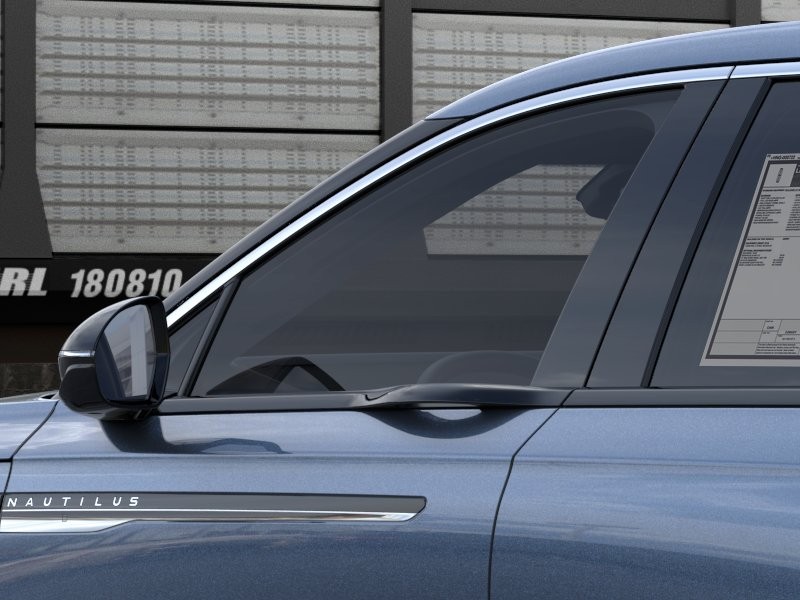Lincoln Nautilus Vehicle Full-screen Gallery Image 20
