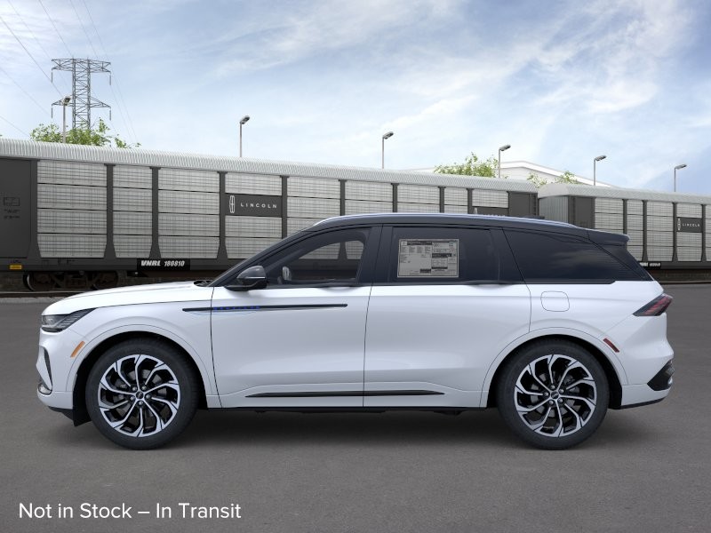 Lincoln Nautilus Vehicle Full-screen Gallery Image 03