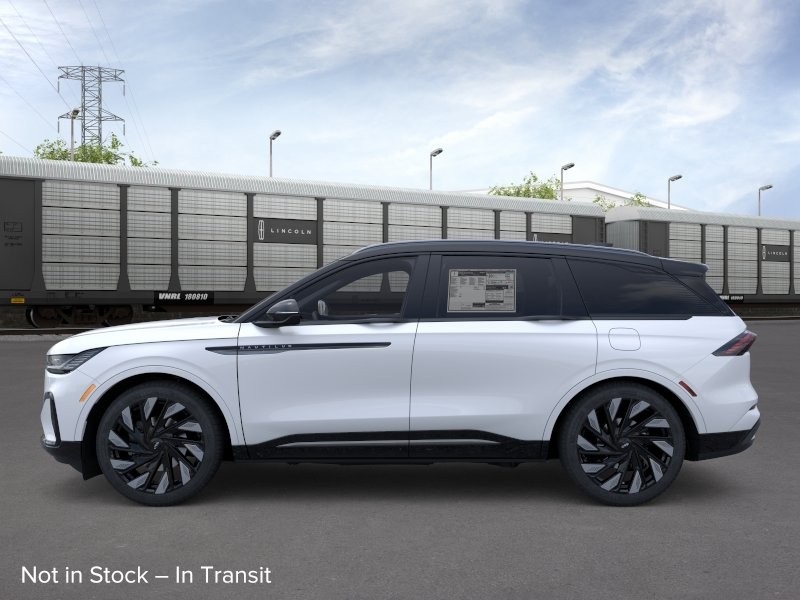 Lincoln Nautilus Vehicle Full-screen Gallery Image 03