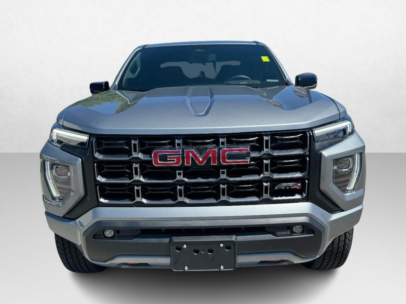 GMC Canyon Vehicle Full-screen Gallery Image 02